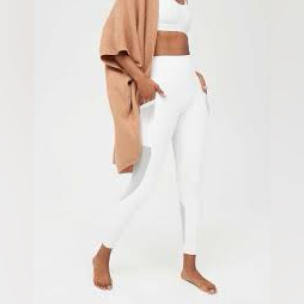 OFFLINE BY AERIE GOALS HIGH WAISTED POCKET LEGGING SIZE LARGE WHITE